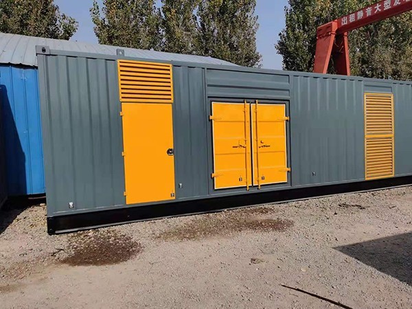 億伏安應(yīng)急發(fā)電機(jī)出租，讓你用電無憂，億伏安電力設(shè)備有限公司是一家綜合性發(fā)電機(jī)租賃、維修服務(wù)公司，幫助各企事業(yè)單位（公司）解決遇到的工程缺電、臨時用電、演藝拍攝補(bǔ)電、展示燈光用電等問題。輸出功率范圍：50KW-2120KW。